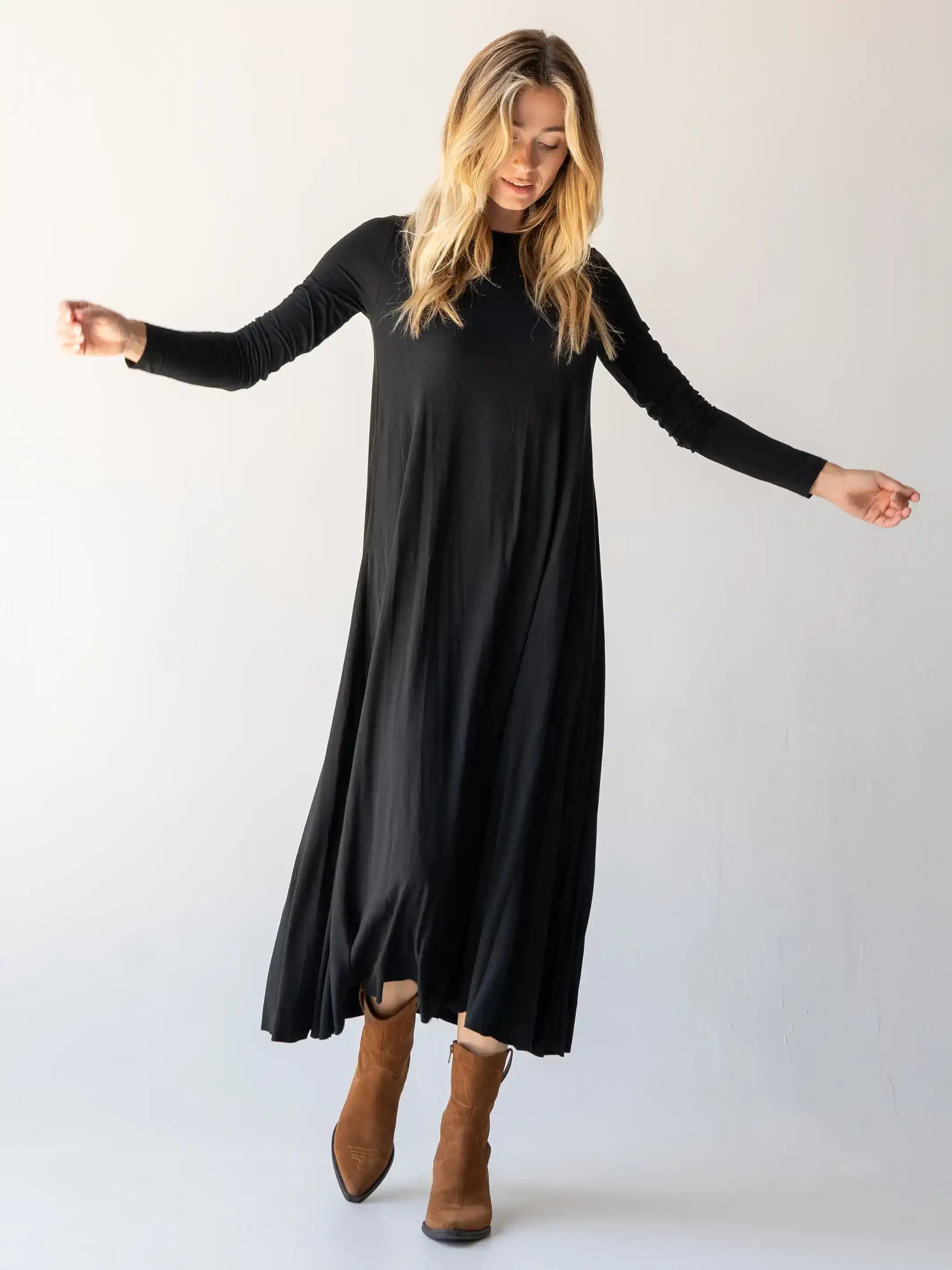 Stevie Knit Maxi Dress - Black Dynamic Women's Moto